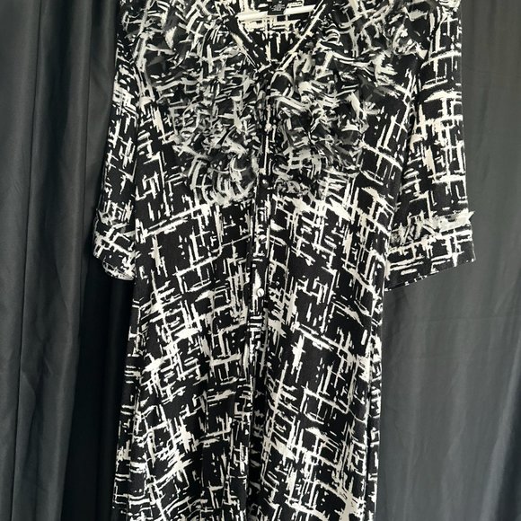 Black/White, Ruffled Tunic | Alfani (Size: M) - Picture 4 of 8